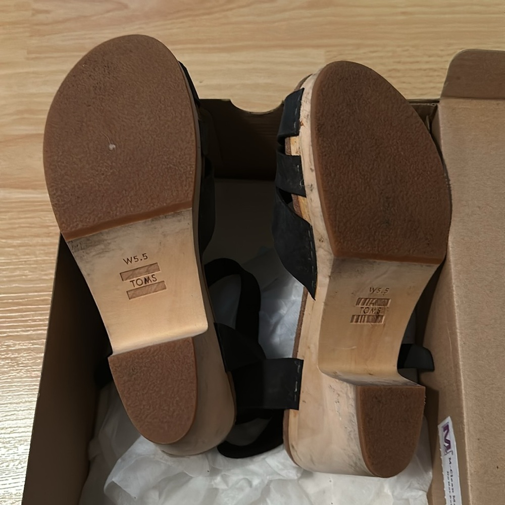 TOMS Black Beatrix Clog Sandals - Picture 5 of 8